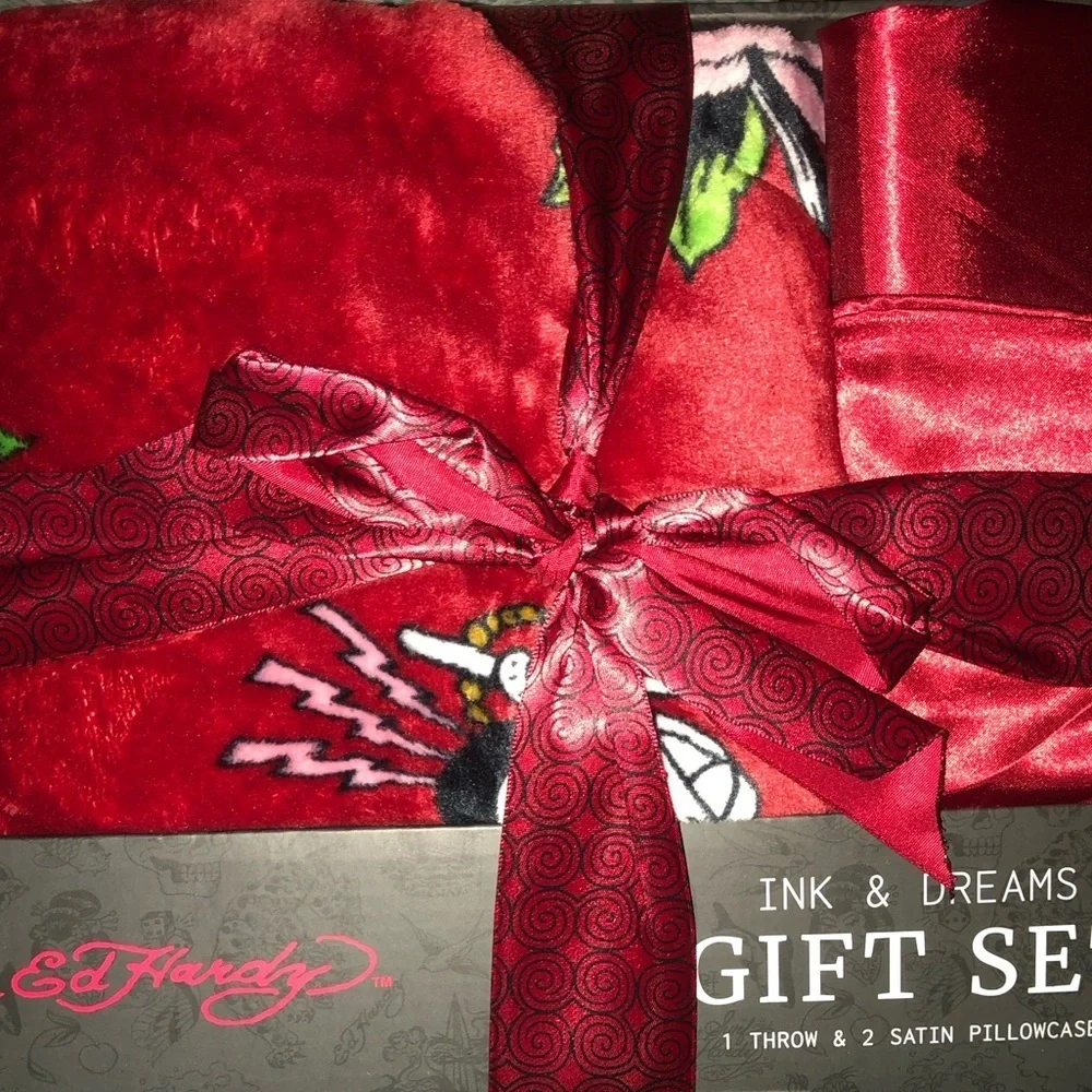 Ed Hardy vibrant red